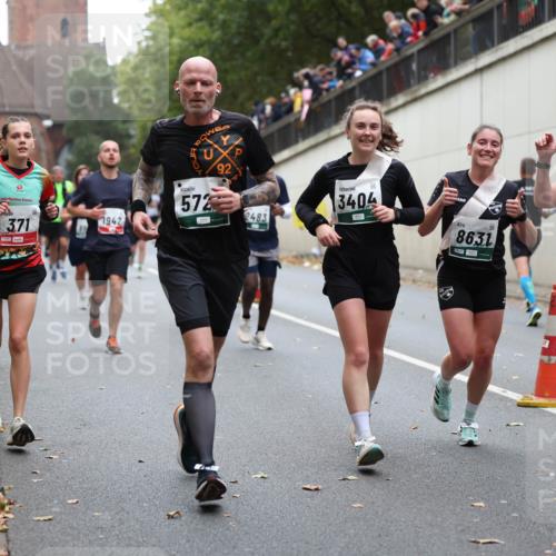 05.10.2025 - 20. swb-Marathon Bremen Michael Strokosch http://msf.ph/oto/9222089 05.10.2025 12:58:37 Laufen 1942, 3, 71, 572, 92, 2483, 3404, 8631, 5716 meine-sportfotos.de