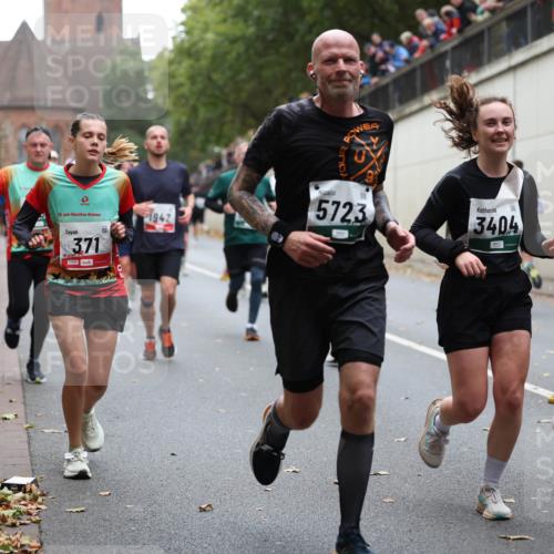 05.10.2025 - 20. swb-Marathon Bremen Michael Strokosch http://msf.ph/oto/9222090 05.10.2025 12:58:37 Laufen 20, 371, 01664, 1942, 5723, 3404, 8631 meine-sportfotos.de