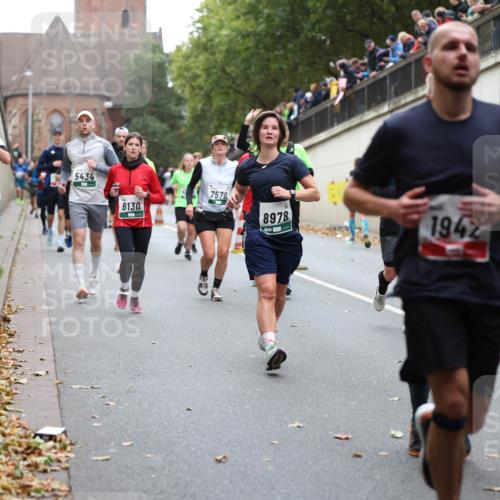 05.10.2025 - 20. swb-Marathon Bremen Michael Strokosch http://msf.ph/oto/9222098 05.10.2025 12:58:40 Laufen 7806, 5434, 6130, 7570, 8978, 1942, 9148 meine-sportfotos.de