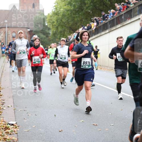 05.10.2025 - 20. swb-Marathon Bremen Michael Strokosch http://msf.ph/oto/9222099 05.10.2025 12:58:41 Laufen 7806, 5434, 81, 7570, 6130, 8978, 6, 1942 meine-sportfotos.de