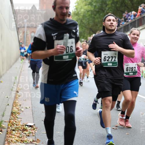 05.10.2025 - 20. swb-Marathon Bremen Michael Strokosch http://msf.ph/oto/9222114 05.10.2025 12:58:47 Laufen 18, 06, 6277, 6197 meine-sportfotos.de