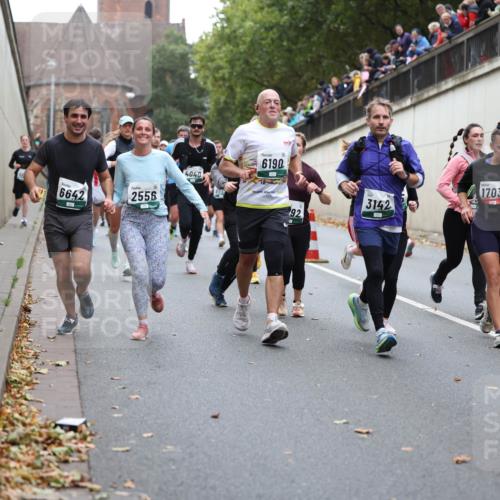 05.10.2025 - 20. swb-Marathon Bremen Michael Strokosch http://msf.ph/oto/9222124 05.10.2025 12:58:52 Laufen 6642, 2556, 4040, 6190, 92, 3142, 1703 meine-sportfotos.de