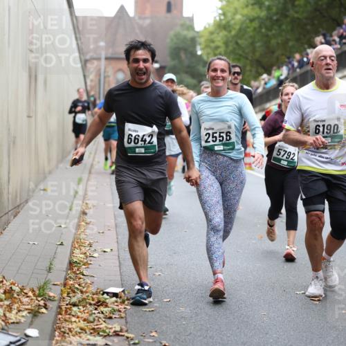 05.10.2025 - 20. swb-Marathon Bremen Michael Strokosch http://msf.ph/oto/9222129 05.10.2025 12:58:54 Laufen 6190, 6642, 2556, 5792 meine-sportfotos.de