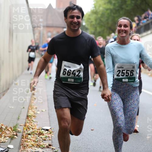 05.10.2025 - 20. swb-Marathon Bremen Michael Strokosch http://msf.ph/oto/9222133 05.10.2025 12:58:54 Laufen 619, 6642, 2556 meine-sportfotos.de