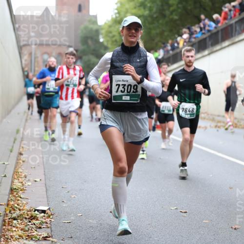 05.10.2025 - 20. swb-Marathon Bremen Michael Strokosch http://msf.ph/oto/9222138 05.10.2025 12:58:56 Laufen 7309, 7848 meine-sportfotos.de