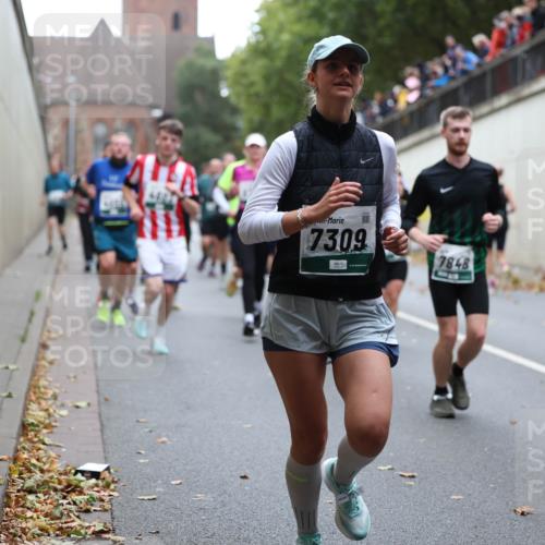 05.10.2025 - 20. swb-Marathon Bremen Michael Strokosch http://msf.ph/oto/9222139 05.10.2025 12:58:56 Laufen 7309, 7848, 600 meine-sportfotos.de