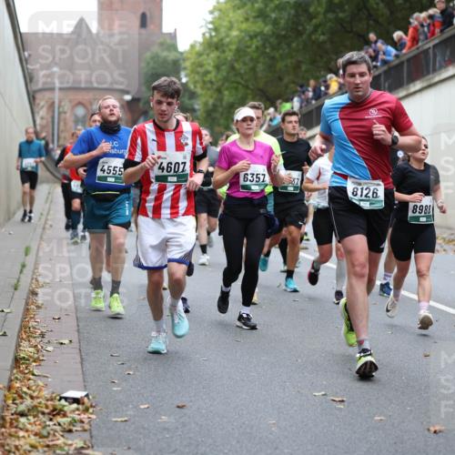 05.10.2025 - 20. swb-Marathon Bremen Michael Strokosch http://msf.ph/oto/9222143 05.10.2025 12:58:57 Laufen 4607, 4555, 6357, 8126, 8988, 78 meine-sportfotos.de