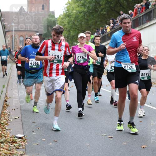 05.10.2025 - 20. swb-Marathon Bremen Michael Strokosch http://msf.ph/oto/9222145 05.10.2025 12:58:58 Laufen 4555, 607, 6357, 37, 67, 8126, 8988 meine-sportfotos.de