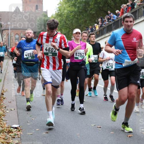 05.10.2025 - 20. swb-Marathon Bremen Michael Strokosch http://msf.ph/oto/9222146 05.10.2025 12:58:58 Laufen 4607, 4555, 6357, 37, 9, 6722, 188 meine-sportfotos.de
