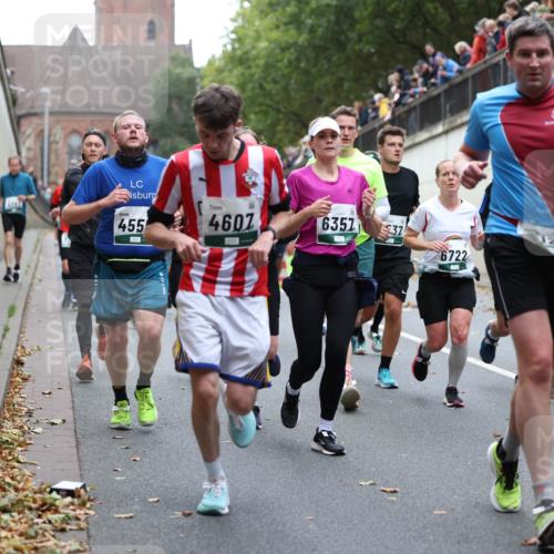 05.10.2025 - 20. swb-Marathon Bremen Michael Strokosch http://msf.ph/oto/9222147 05.10.2025 12:58:58 Laufen 455, 4607, 6357, 37, 6722, 136, 88 meine-sportfotos.de