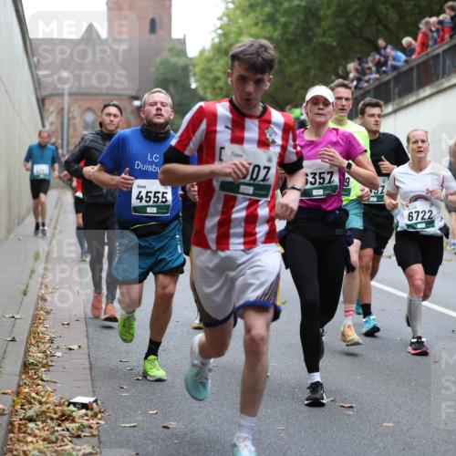 05.10.2025 - 20. swb-Marathon Bremen Michael Strokosch http://msf.ph/oto/9222149 05.10.2025 12:58:58 Laufen 507, 4555, 357, 6722, 75 meine-sportfotos.de