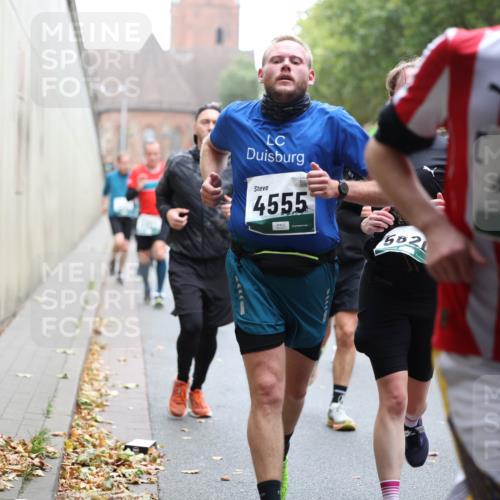05.10.2025 - 20. swb-Marathon Bremen Michael Strokosch http://msf.ph/oto/9222152 05.10.2025 12:58:59 Laufen 4555, 582, 460 meine-sportfotos.de