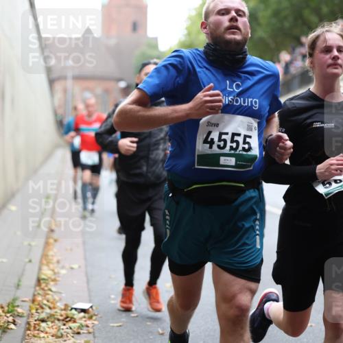 05.10.2025 - 20. swb-Marathon Bremen Michael Strokosch http://msf.ph/oto/9222154 05.10.2025 12:59:00 Laufen 4555, 2839 meine-sportfotos.de
