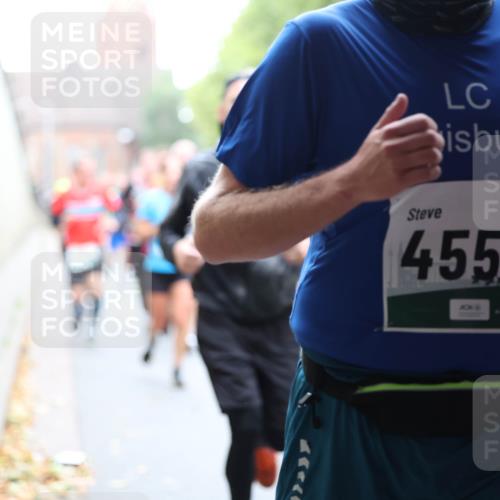 05.10.2025 - 20. swb-Marathon Bremen Michael Strokosch http://msf.ph/oto/9222155 05.10.2025 12:59:00 Laufen 4555 meine-sportfotos.de