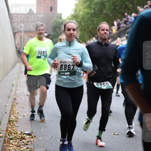 05.10.2025 - 20. swb-Marathon Bremen Michael Strokosch http://msf.ph/oto/9222170 05.10.2025 12:59:05 Laufen 7085, 8867, 5959, 84, 52 meine-sportfotos.de