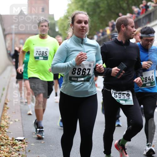 05.10.2025 - 20. swb-Marathon Bremen Michael Strokosch http://msf.ph/oto/9222171 05.10.2025 12:59:06 Laufen 7085, 8867, 09357, 5959, 846, 1995 meine-sportfotos.de