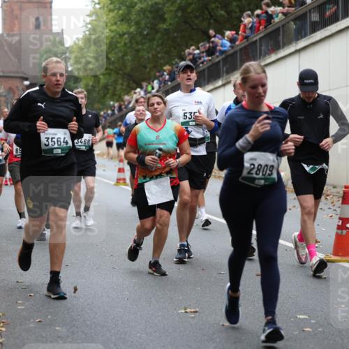05.10.2025 - 20. swb-Marathon Bremen Michael Strokosch http://msf.ph/oto/9222184 05.10.2025 12:59:10 Laufen 4856, 85, 3564, 3468, 20, 535, 2809, 68 meine-sportfotos.de