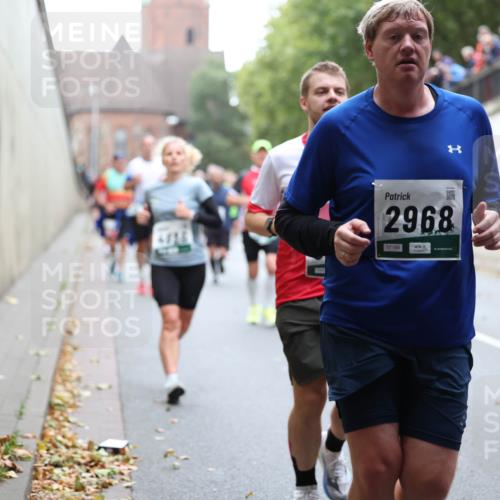 05.10.2025 - 20. swb-Marathon Bremen Michael Strokosch http://msf.ph/oto/9222192 05.10.2025 12:59:13 Laufen 2968, 07189, 34 meine-sportfotos.de