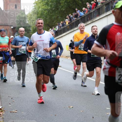 05.10.2025 - 20. swb-Marathon Bremen Michael Strokosch http://msf.ph/oto/9222208 05.10.2025 12:59:16 Laufen 449, 23, 4997, 92, 37, 2692 meine-sportfotos.de
