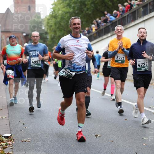 05.10.2025 - 20. swb-Marathon Bremen Michael Strokosch http://msf.ph/oto/9222209 05.10.2025 12:59:17 Laufen 1448, 4997, 200, 3771, 4227 meine-sportfotos.de