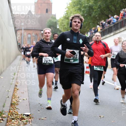 05.10.2025 - 20. swb-Marathon Bremen Michael Strokosch http://msf.ph/oto/9222225 05.10.2025 12:59:21 Laufen 7636, 6009, 694, 4108 meine-sportfotos.de