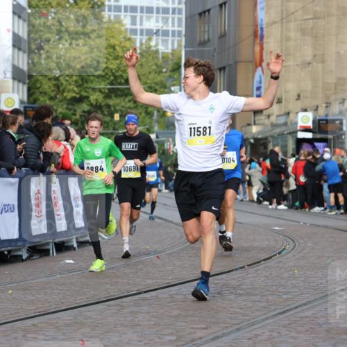 05.10.2025 - 20. swb-Marathon Bremen Strokosch-Dieckow http://msf.ph/oto/9222245 05.10.2025 10:41:53 Ziel 9884, 10104, 10155, 10691, 10880, 11581, 11710 meine-sportfotos.de
