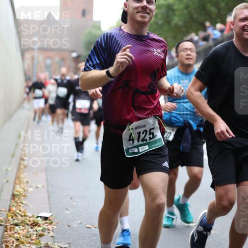 05.10.2025 - 20. swb-Marathon Bremen Michael Strokosch http://msf.ph/oto/9222254 05.10.2025 12:59:28 Laufen 4125, 04471, 10 meine-sportfotos.de