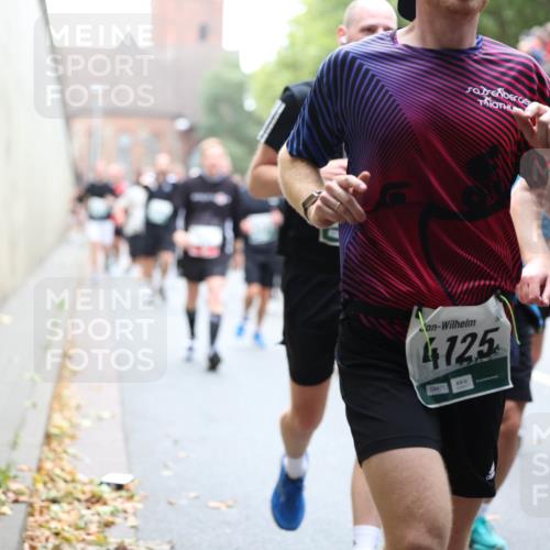 05.10.2025 - 20. swb-Marathon Bremen Michael Strokosch http://msf.ph/oto/9222255 05.10.2025 12:59:29 Laufen 4725, 04471 meine-sportfotos.de