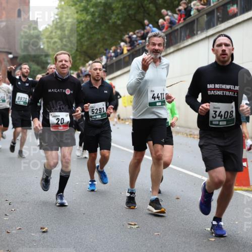 05.10.2025 - 20. swb-Marathon Bremen Michael Strokosch http://msf.ph/oto/9222261 05.10.2025 12:59:30 Laufen 3458, 8970, 20, 5291, 4411, 3408 meine-sportfotos.de