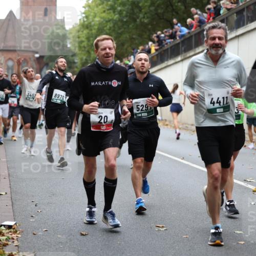 05.10.2025 - 20. swb-Marathon Bremen Michael Strokosch http://msf.ph/oto/9222263 05.10.2025 12:59:31 Laufen 1855, 345, 8970, 20, 529, 4411, 3408 meine-sportfotos.de
