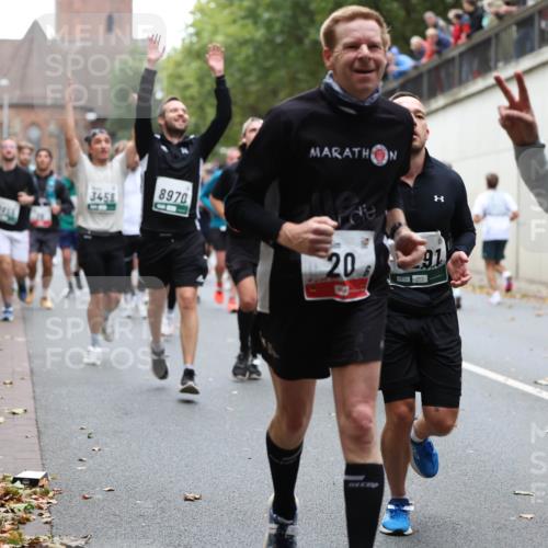 05.10.2025 - 20. swb-Marathon Bremen Michael Strokosch http://msf.ph/oto/9222266 05.10.2025 12:59:32 Laufen 3458, 8970, 20, 91, 4 meine-sportfotos.de