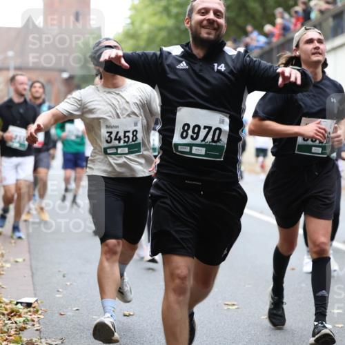 05.10.2025 - 20. swb-Marathon Bremen Michael Strokosch http://msf.ph/oto/9222271 05.10.2025 12:59:34 Laufen 14, 3458, 8970 meine-sportfotos.de