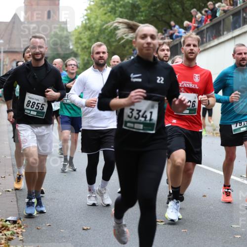 05.10.2025 - 20. swb-Marathon Bremen Michael Strokosch http://msf.ph/oto/9222275 05.10.2025 12:59:35 Laufen 22, 8855, 910, 3341, 26, 7918 meine-sportfotos.de