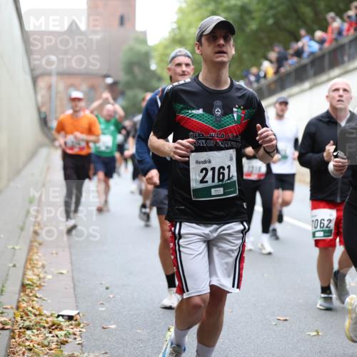05.10.2025 - 20. swb-Marathon Bremen Michael Strokosch http://msf.ph/oto/9222283 05.10.2025 12:59:40 Laufen 2161, 1062, 396 meine-sportfotos.de