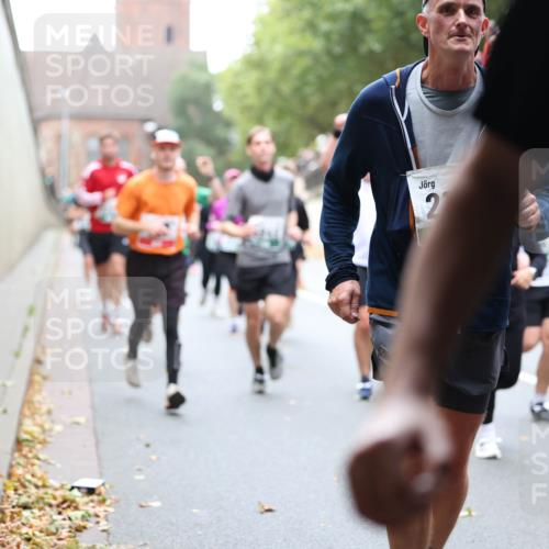 05.10.2025 - 20. swb-Marathon Bremen Michael Strokosch http://msf.ph/oto/9222289 05.10.2025 12:59:41 Laufen  meine-sportfotos.de