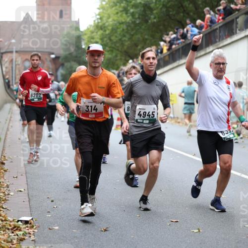 05.10.2025 - 20. swb-Marathon Bremen Michael Strokosch http://msf.ph/oto/9222294 05.10.2025 12:59:42 Laufen 6202, 314, 8, 4945, 1318 meine-sportfotos.de