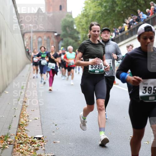 05.10.2025 - 20. swb-Marathon Bremen Michael Strokosch http://msf.ph/oto/9222309 05.10.2025 12:59:46 Laufen 5990, 2, 3959 meine-sportfotos.de