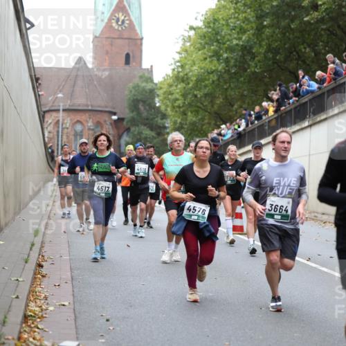 05.10.2025 - 20. swb-Marathon Bremen Michael Strokosch http://msf.ph/oto/9222313 05.10.2025 12:59:48 Laufen 4518, 59, 45, 17, 25, 4576, 893, 3664, 3223 meine-sportfotos.de