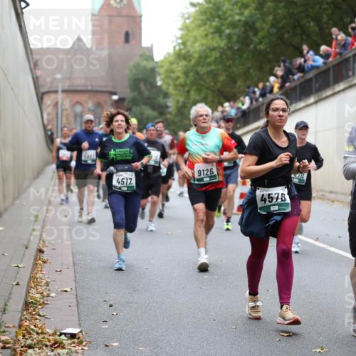 05.10.2025 - 20. swb-Marathon Bremen Michael Strokosch http://msf.ph/oto/9222318 05.10.2025 12:59:49 Laufen 45, 17, 9126, 4576, 10, 3664 meine-sportfotos.de