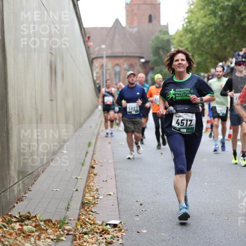 05.10.2025 - 20. swb-Marathon Bremen Michael Strokosch http://msf.ph/oto/9222322 05.10.2025 12:59:51 Laufen 5983, 45, 17, 20, 9126 meine-sportfotos.de