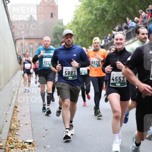05.10.2025 - 20. swb-Marathon Bremen Michael Strokosch http://msf.ph/oto/9222331 05.10.2025 12:59:53 Laufen 6232, 5983, 9051, 8620, 4553, 4518 meine-sportfotos.de