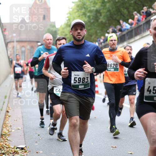 05.10.2025 - 20. swb-Marathon Bremen Michael Strokosch http://msf.ph/oto/9222334 05.10.2025 12:59:54 Laufen 54, 5983, 8620, 6, 4553, 6037 meine-sportfotos.de