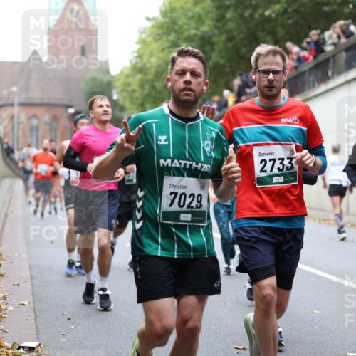 05.10.2025 - 20. swb-Marathon Bremen Michael Strokosch http://msf.ph/oto/9222350 05.10.2025 12:59:59 Laufen 7029, 2733, 4254 meine-sportfotos.de