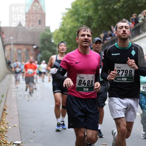 05.10.2025 - 20. swb-Marathon Bremen Michael Strokosch http://msf.ph/oto/9222356 05.10.2025 13:00:00 Laufen 8488, 2798, 7018 meine-sportfotos.de