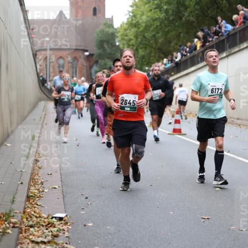 05.10.2025 - 20. swb-Marathon Bremen Michael Strokosch http://msf.ph/oto/9222364 05.10.2025 13:00:04 Laufen 725, 6172, 7576, 2645 meine-sportfotos.de