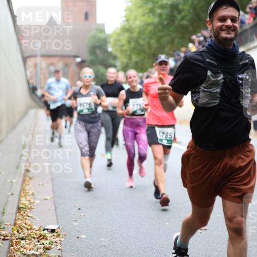 05.10.2025 - 20. swb-Marathon Bremen Michael Strokosch http://msf.ph/oto/9222371 05.10.2025 13:00:06 Laufen 1576, 285 meine-sportfotos.de