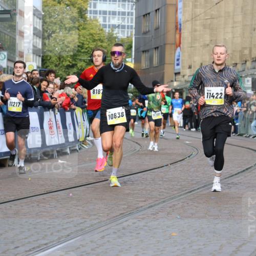 05.10.2025 - 20. swb-Marathon Bremen Strokosch-Dieckow http://msf.ph/oto/9222374 05.10.2025 10:42:13 Ziel 8187, 9364, 9700, 10838, 11217, 11422 meine-sportfotos.de