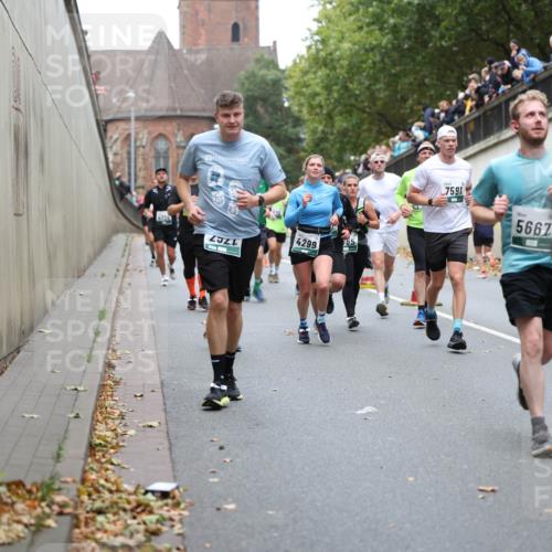 05.10.2025 - 20. swb-Marathon Bremen Michael Strokosch http://msf.ph/oto/9222378 05.10.2025 13:00:09 Laufen 6736, 4299, 65, 7591, 5667 meine-sportfotos.de