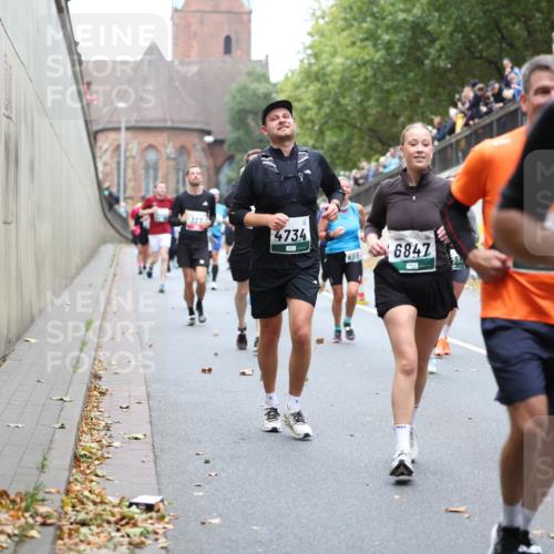 05.10.2025 - 20. swb-Marathon Bremen Michael Strokosch http://msf.ph/oto/9222388 05.10.2025 13:00:15 Laufen 323, 4734, 656, 6847, 35, 1148 meine-sportfotos.de
