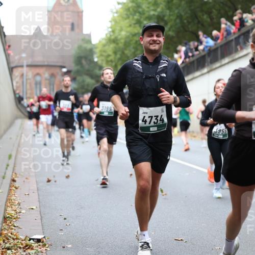 05.10.2025 - 20. swb-Marathon Bremen Michael Strokosch http://msf.ph/oto/9222391 05.10.2025 13:00:16 Laufen 3199, 4734, 8847, 3955 meine-sportfotos.de